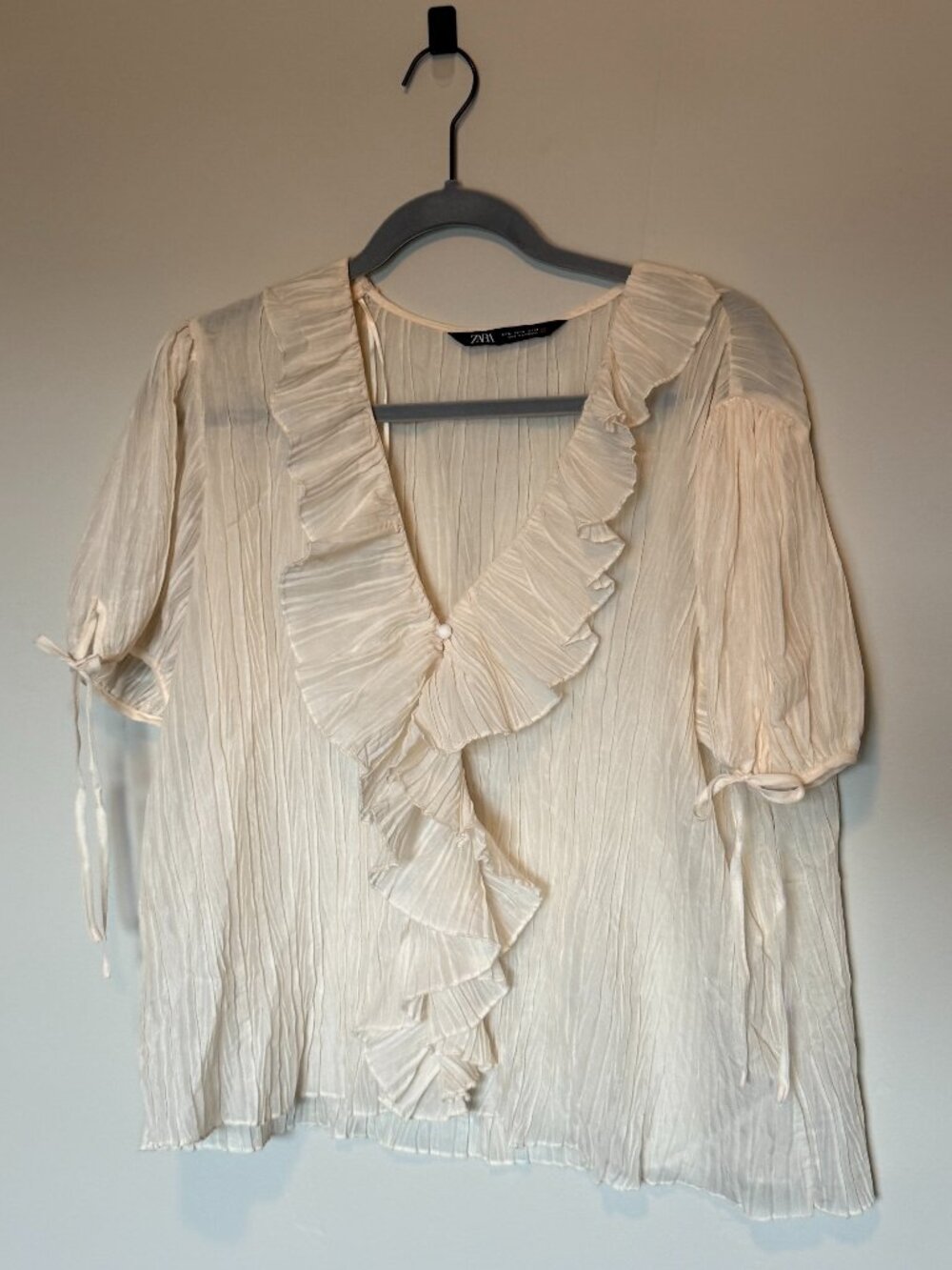 Zara Ruffle Blouse Cream Textured Top Puff Sleeve Romantic Cottagecore Medium